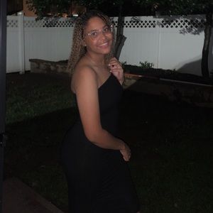 Meet your Posher, Adrianna